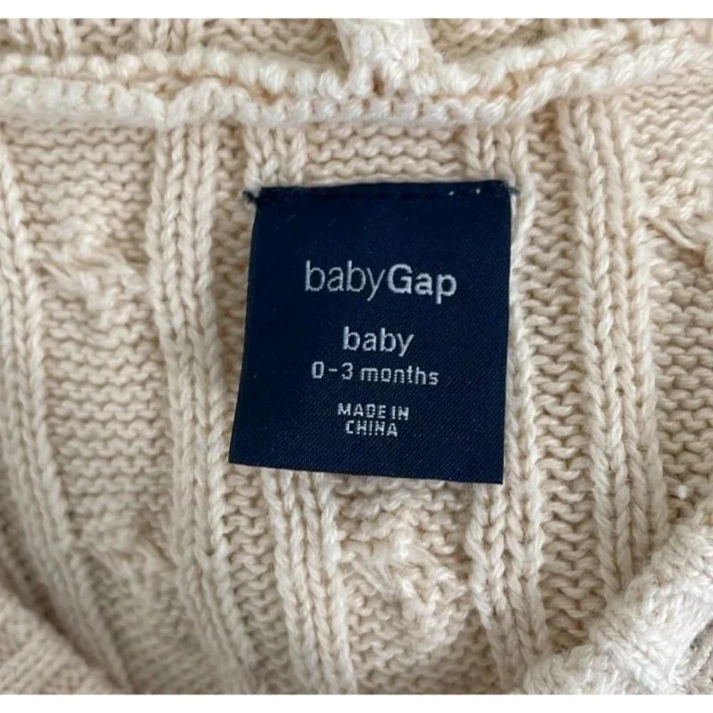 Baby Gap knit sack 0-3 mo Cream Hooded Autumn